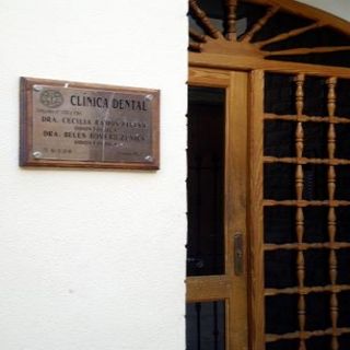 CLÍNICA DENTAL RAMÓN ROMERO